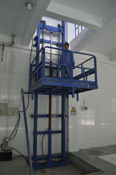 鏈條液壓升降貨梯-導軌式 鏈條液壓升降貨梯-導軌式