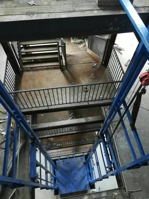 導軌式液壓升降平臺 導軌式液壓升降平臺