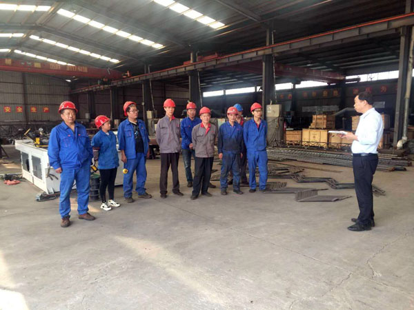 液壓升降機(jī) 液壓升降機(jī)